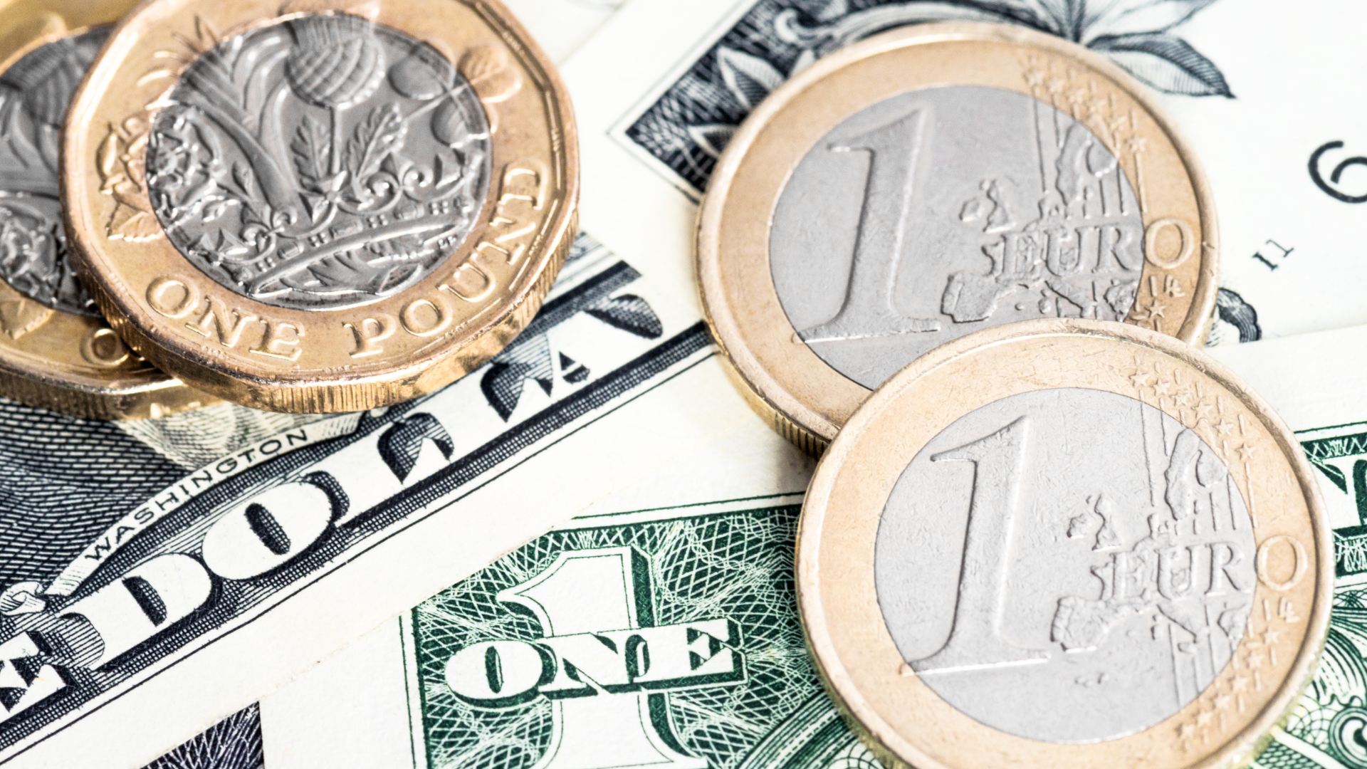 GBPUSD recovers slightly from multi-month low, remains below mid-1