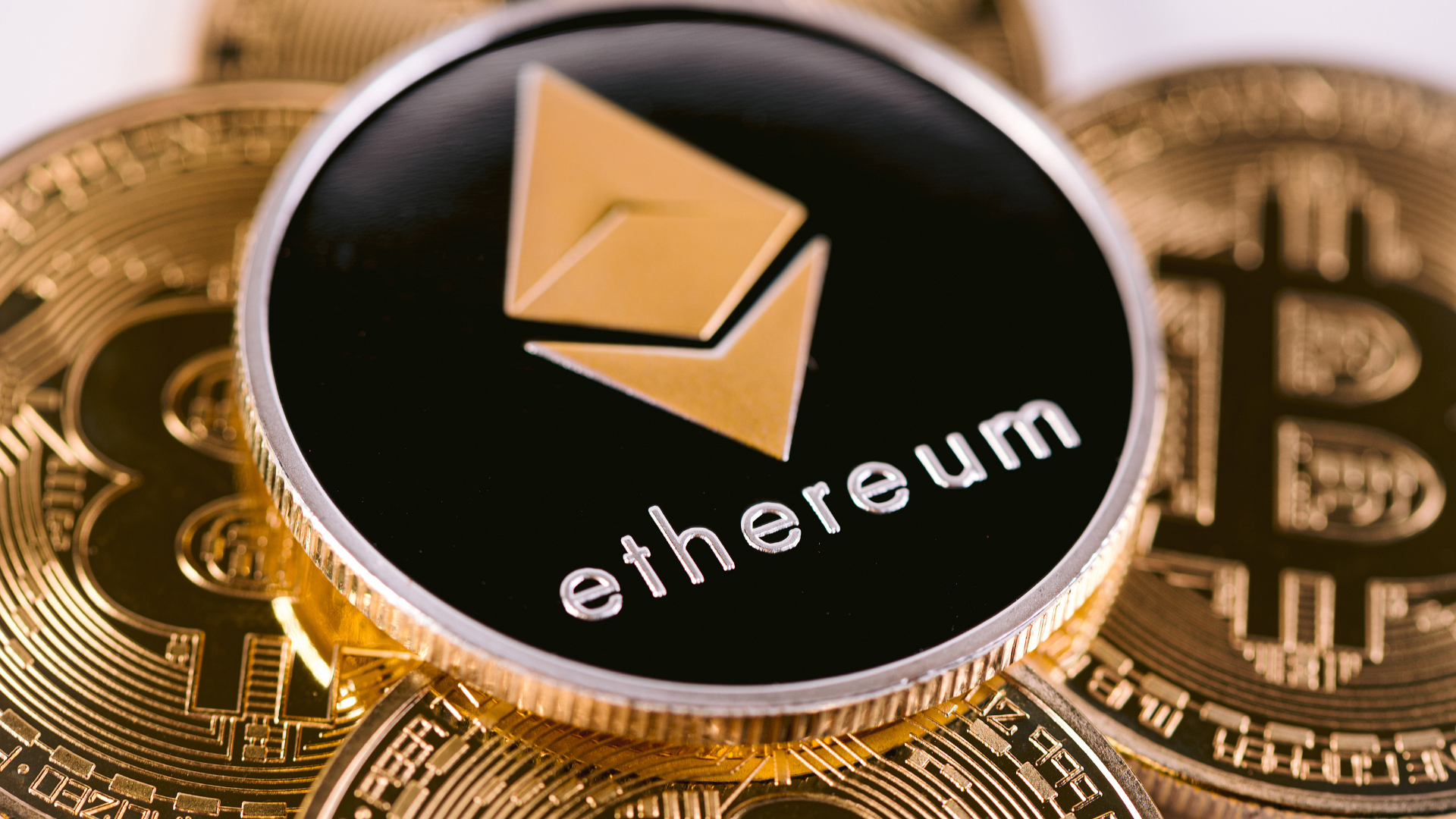 Ethereum faces volatility risk as record-high CME shorts signal bearish sentiment