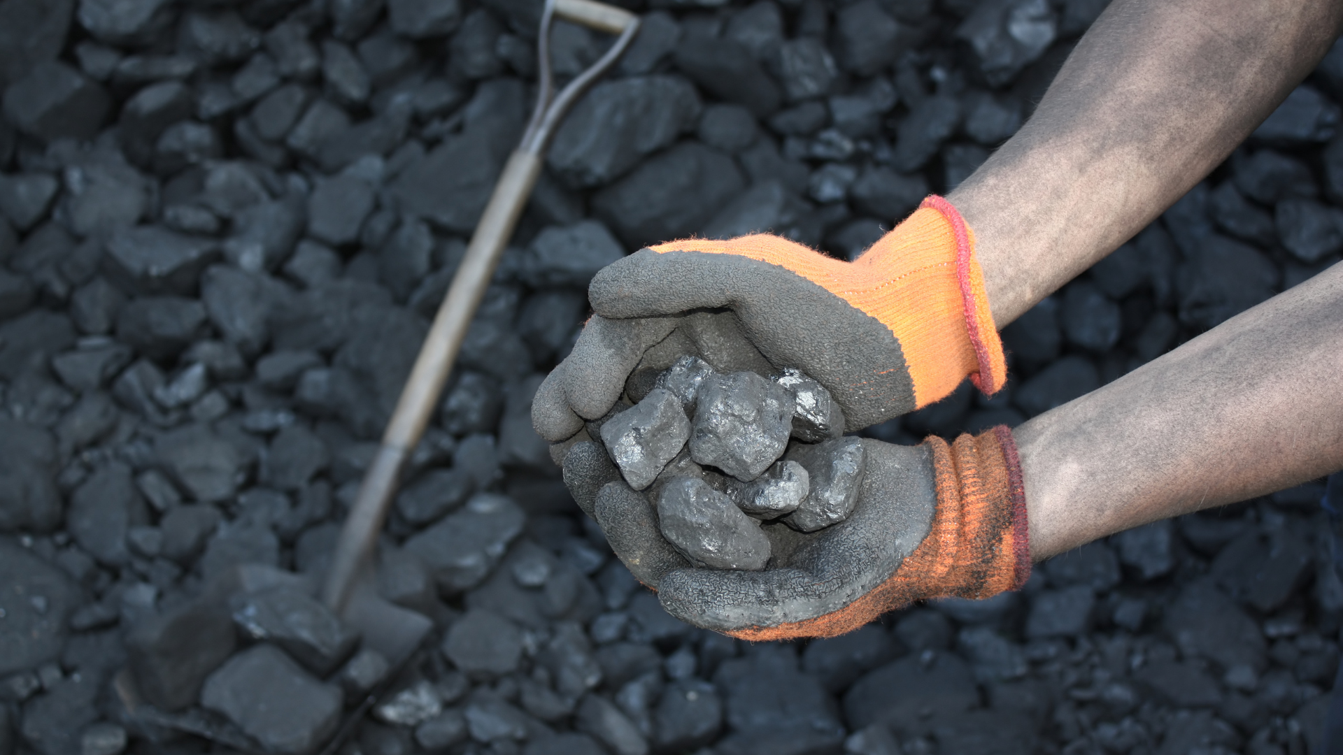 Mongolia targets 100 million tons in coal exports to China amid rising demand